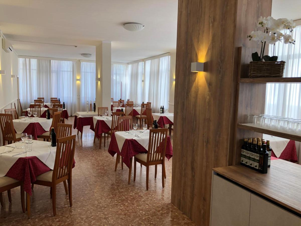 Hotel Karibe Bibione Exterior foto